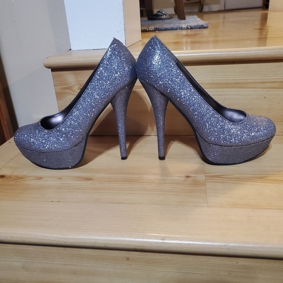 Bonniebel Pewter Stilletto Pumps - Picture 3 of 9